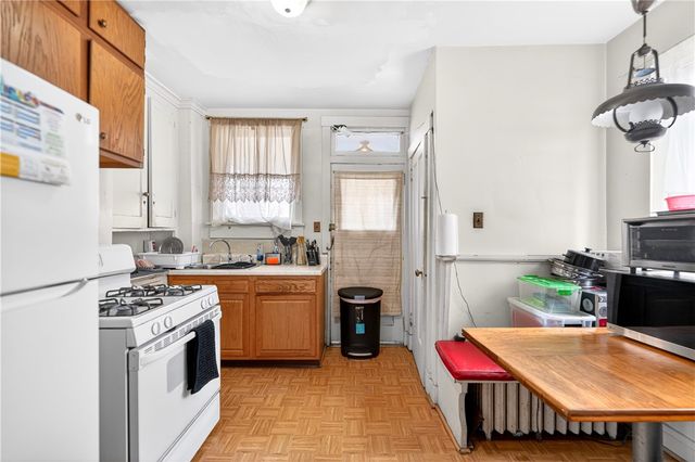 207 S Braddock Ave, Point Breeze, PA 15221