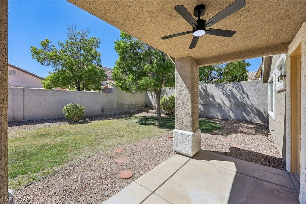 10669 Oak Crest Avenue, Las Vegas, NV 89144 — photo 4