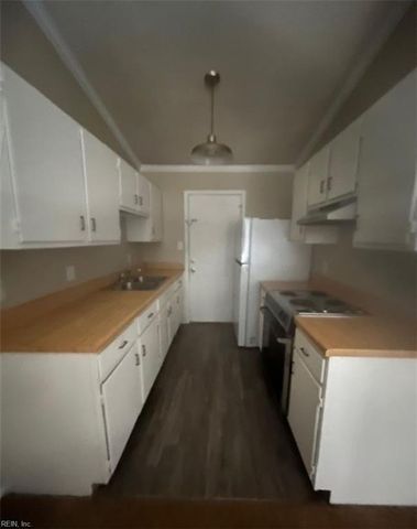 831 Armistine CT, Virginia Beach, VA 23462