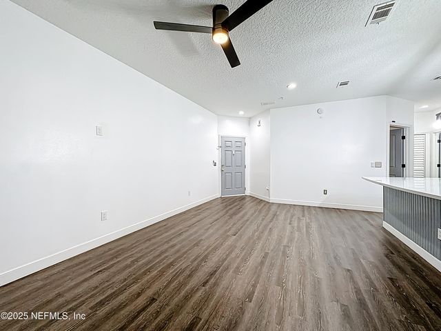 3690 KIRKPATRICK Circle 7-3, Jacksonville, FL 32210