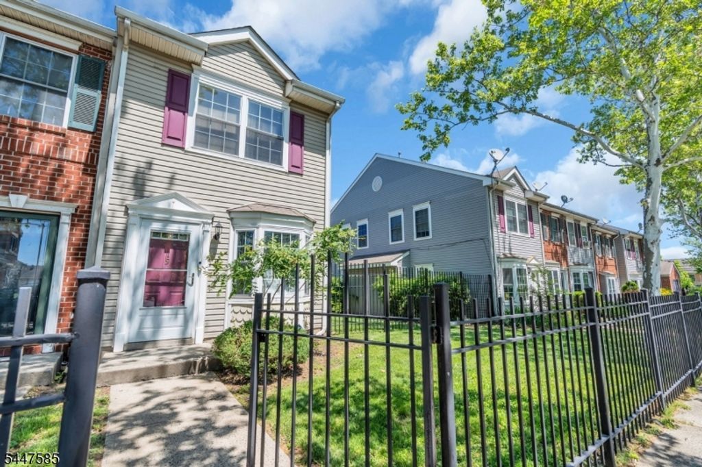 19 Clarion Ln, Newark City, NJ 07103