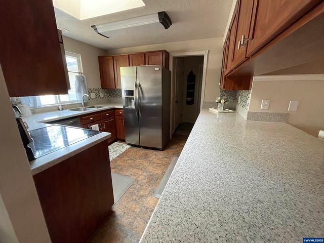 712 Max Ct N, Keizer, OR 97303