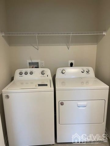 88 Peregrine Way, Burlington Twp, NJ 08016