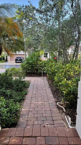 748 Tulip Circle, Weston, FL 33327