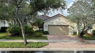 748 Tulip Circle, Weston, FL 33327