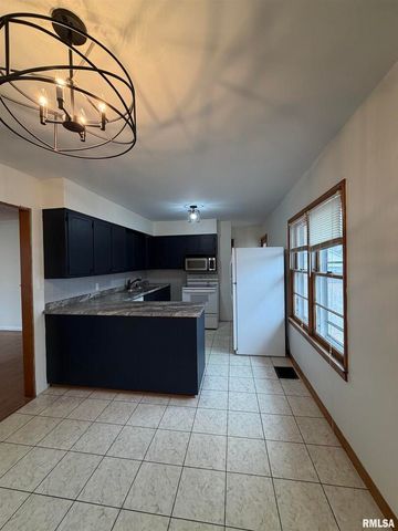 1806 MARKET Street, Metropolis, IL 62960