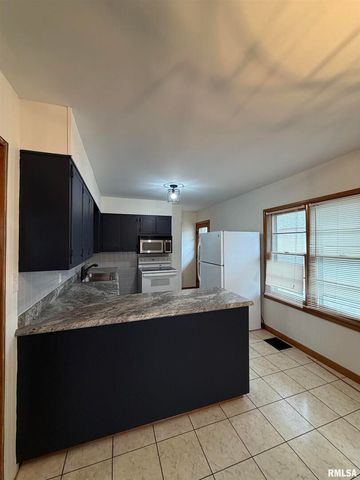 1806 MARKET Street, Metropolis, IL 62960