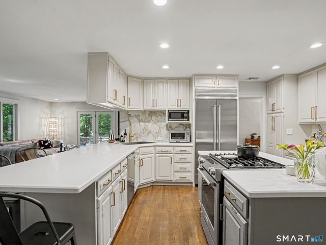 101 Studio Road, Stamford, CT 06903