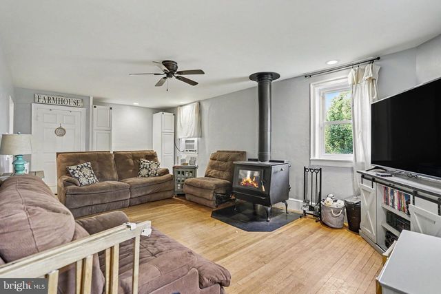 4091 WREN RD, Thomasville, PA 17364