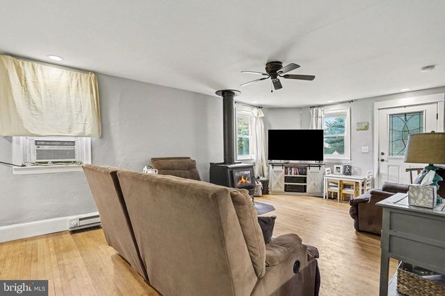 4091 WREN RD, Thomasville, PA 17364