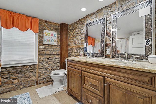 4091 WREN RD, Thomasville, PA 17364