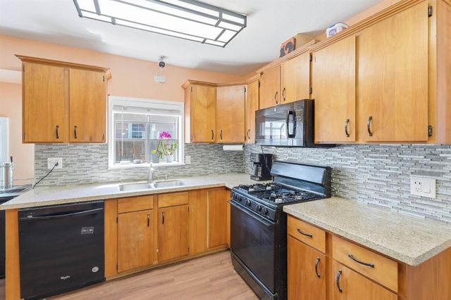 1815 Kenwood St, Sacramento, CA 95815