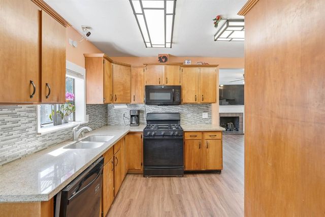 1815 Kenwood St, Sacramento, CA 95815