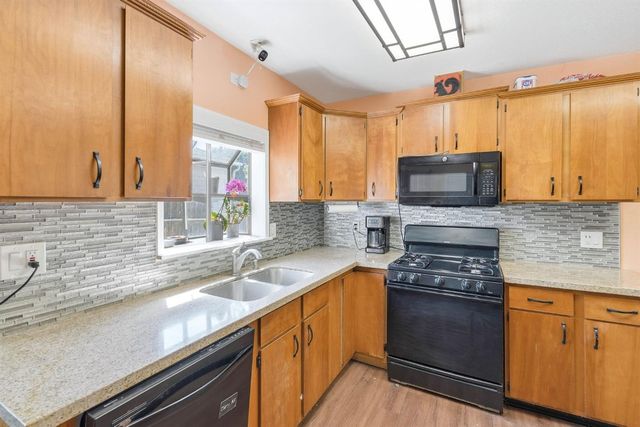 1815 Kenwood St, Sacramento, CA 95815