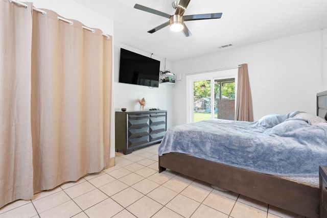 1815 Kenwood St, Sacramento, CA 95815
