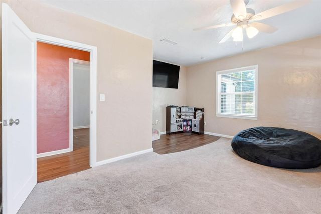 1815 Kenwood St, Sacramento, CA 95815