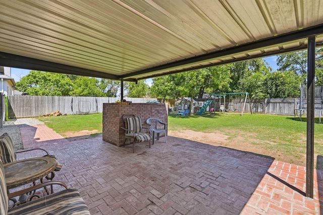 1815 Kenwood St, Sacramento, CA 95815