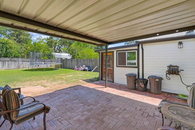 1815 Kenwood St, Sacramento, CA 95815