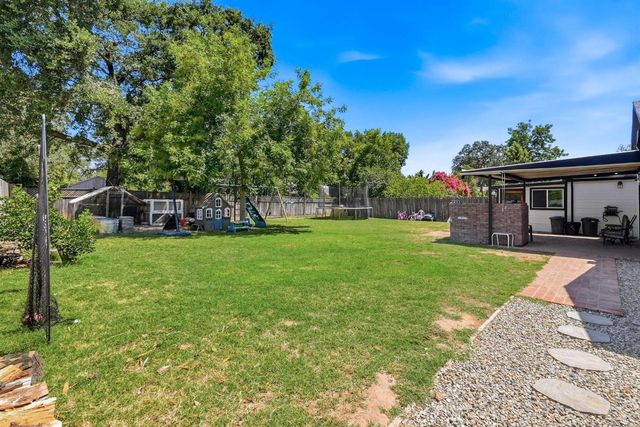 1815 Kenwood St, Sacramento, CA 95815