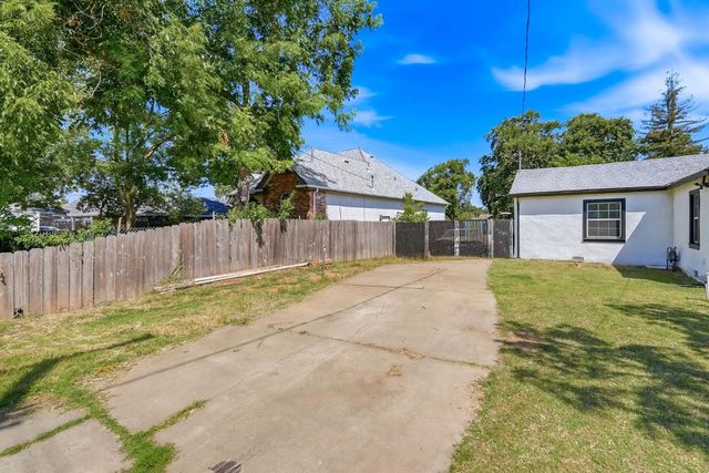 1815 Kenwood St, Sacramento, CA 95815