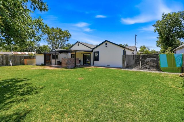 1815 Kenwood St, Sacramento, CA 95815
