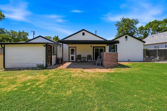 1815 Kenwood St, Sacramento, CA 95815