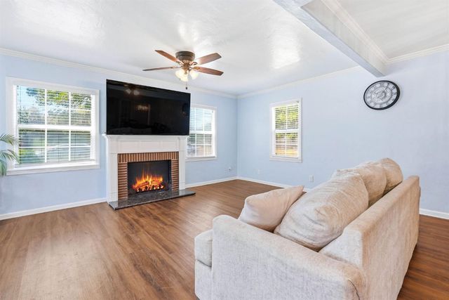1815 Kenwood St, Sacramento, CA 95815