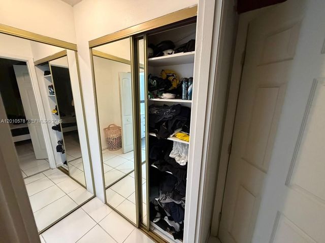 2420 Diana Dr 302, Hallandale Beach, FL 33009