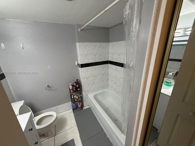 2420 Diana Dr 302, Hallandale Beach, FL 33009