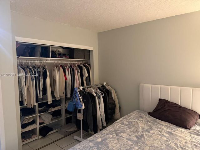 2420 Diana Dr 302, Hallandale Beach, FL 33009