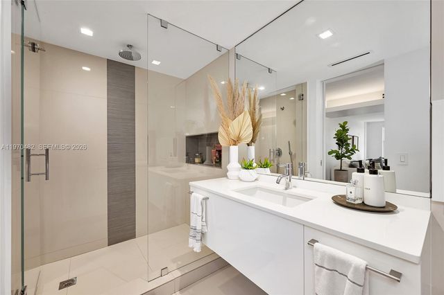 199 Ocean Lane Dr 401, Key Biscayne, FL 33149