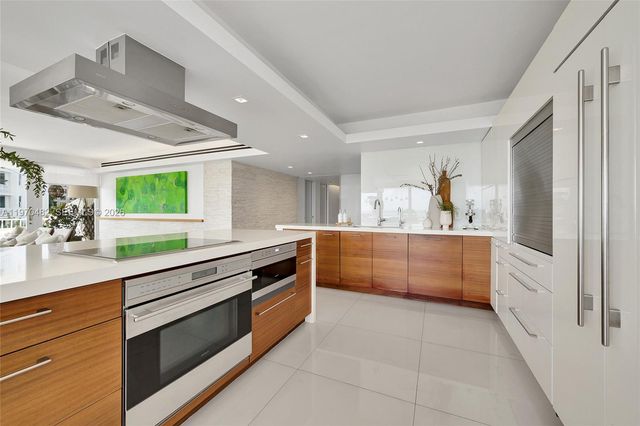 199 Ocean Lane Dr 401, Key Biscayne, FL 33149