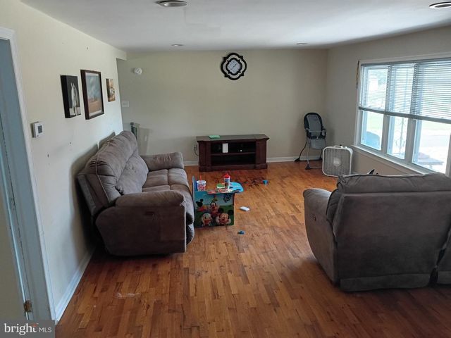 980 GREENWOOD RD, Winchester, VA 22602