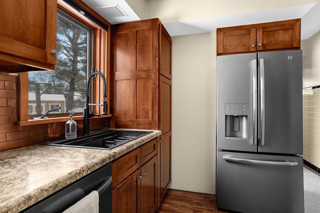 346 Leonard STREET N, West Salem, WI 54669