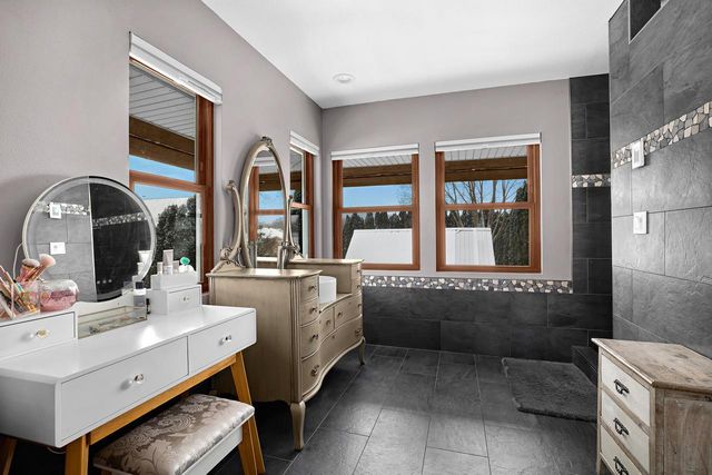 346 Leonard STREET N, West Salem, WI 54669