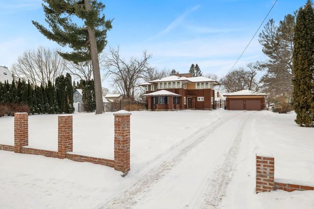 346 Leonard STREET N, West Salem, WI 54669