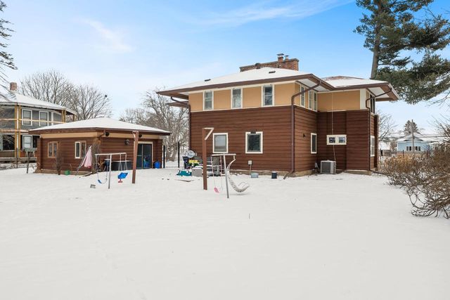 346 Leonard STREET N, West Salem, WI 54669