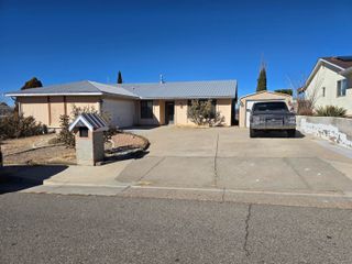 12501 IROQUOIS Place NE, Albuquerque, NM 87112
