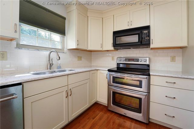 166 Timberlake Circle, Scott Depot, WV 25560