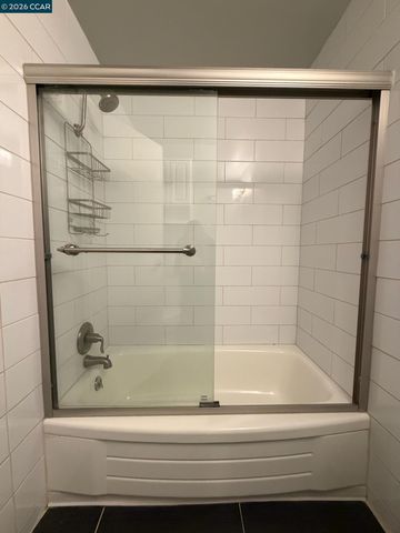94 Bayo Vista Avenue 305, Oakland, CA 94611
