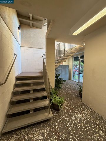 94 Bayo Vista Avenue 305, Oakland, CA 94611