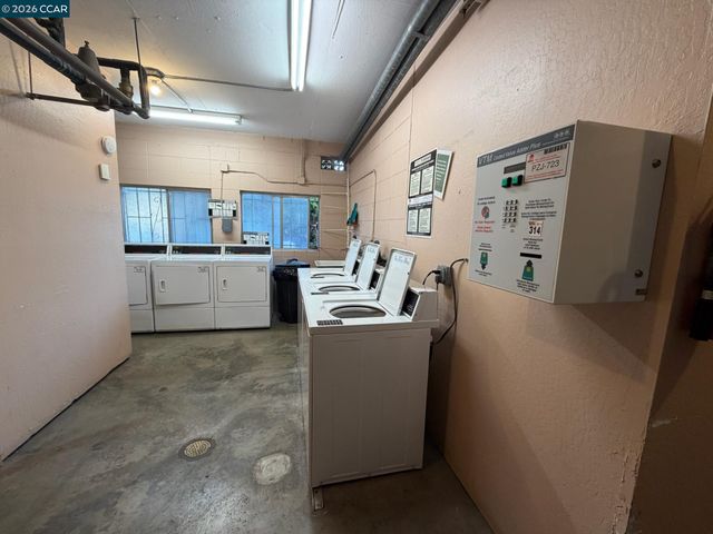 94 Bayo Vista Avenue 305, Oakland, CA 94611