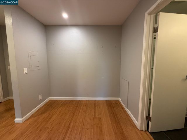 94 Bayo Vista Avenue 305, Oakland, CA 94611