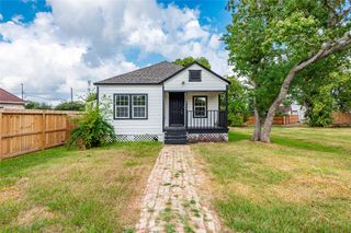 727 Park Drive, La Porte, TX 77571