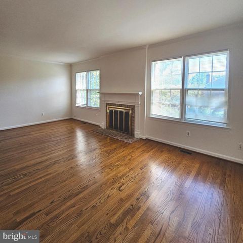 3019 MEETING ST, Falls Church, VA 22044