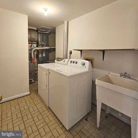 3019 MEETING ST, Falls Church, VA 22044