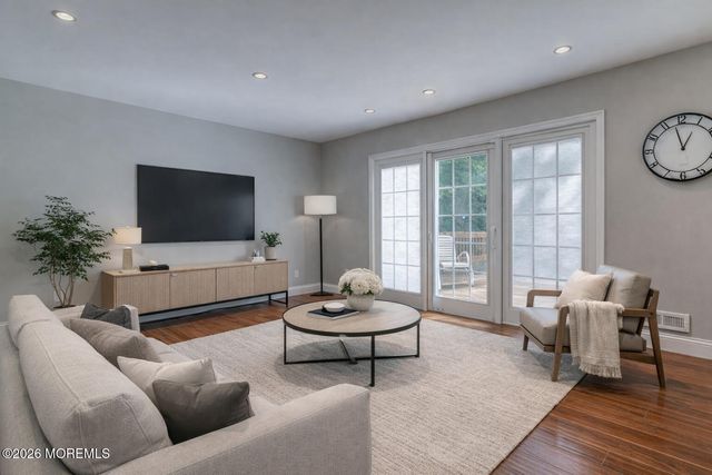 52 Yorktown Road, East Brunswick, NJ 08816