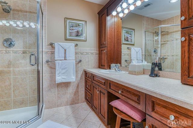 52 Yorktown Road, East Brunswick, NJ 08816