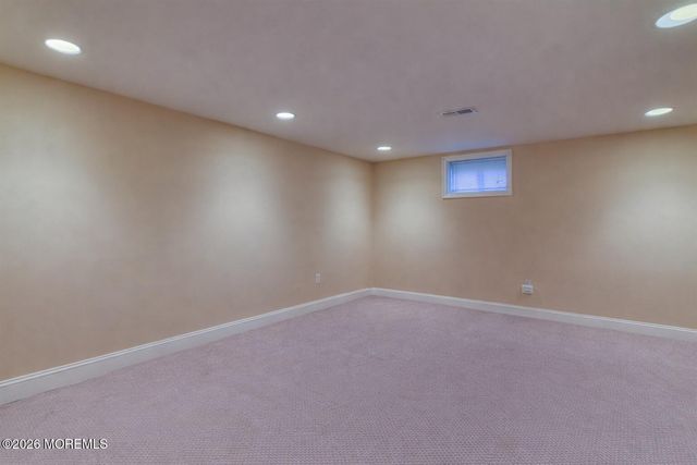 52 Yorktown Road, East Brunswick, NJ 08816