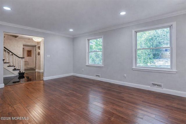 52 Yorktown Road, East Brunswick, NJ 08816